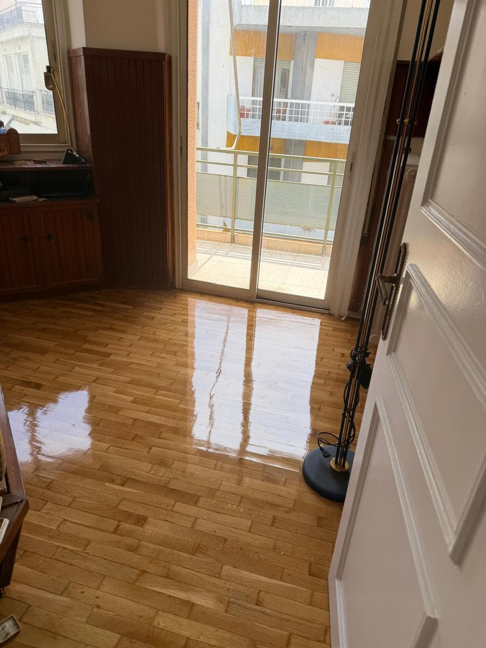 Living room of the corner apartment in Kallipoli, Piraeus